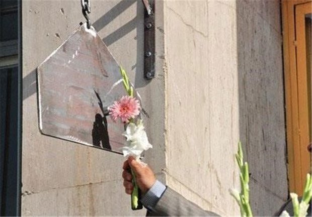 نواختن زنگ ایثار و مقاومت در ۲۲۰۰ مدرسه استان بوشهر