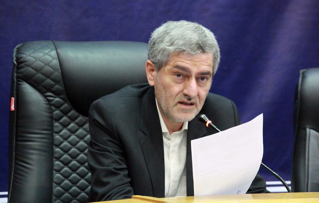 باید قدر این را بدانیم که زیر سایه اهل بیت (ع) نفس می کشیم