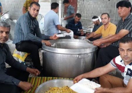 بزرگترین غذای نذری استان بوشهر در شهر دوراهک پخت شد