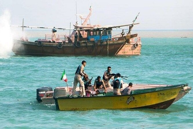 امدادرسانی به خدمه مصدوم شناور تانزانیایی در آب‌های بوشهر