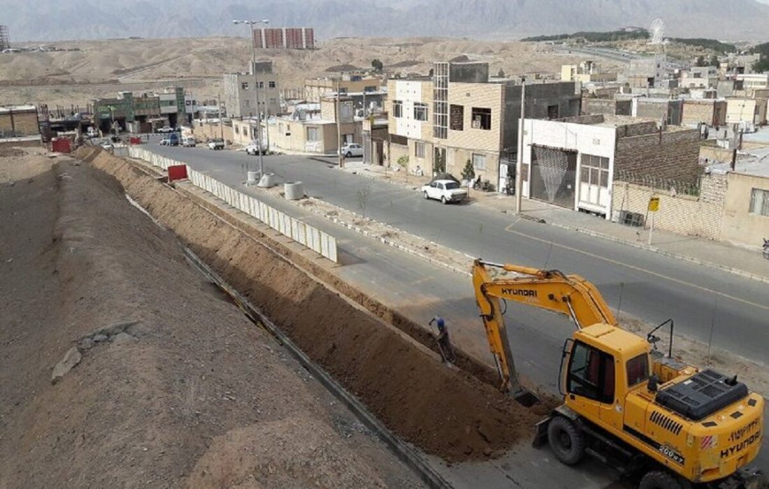توسعه و بازسازی بیش از ۴۲ کیلومتر از شبکه و خطوط انتقال فاضلاب در شیراز