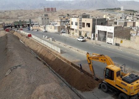 توسعه و بازسازی بیش از ۴۲ کیلومتر از شبکه و خطوط انتقال فاضلاب در شیراز