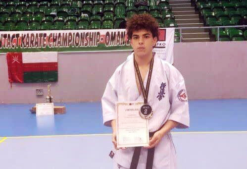 نایب قهرمانی جوان بوشهری در مسابقات کاراته خاورمیانه