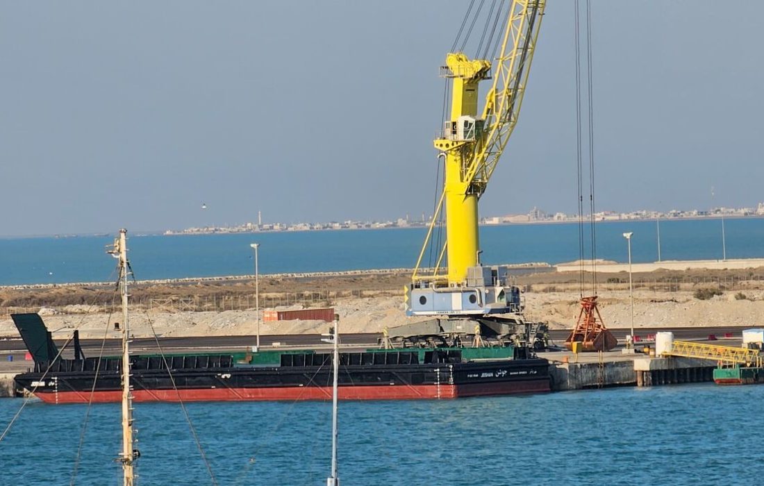 شناور دو هزار تنی جوشن در بندر بوشهر به آب انداخته شد