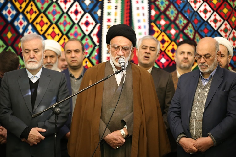 محرومیت زدایی ، سر لوحه ی خدمت رسانی قرار گیرد