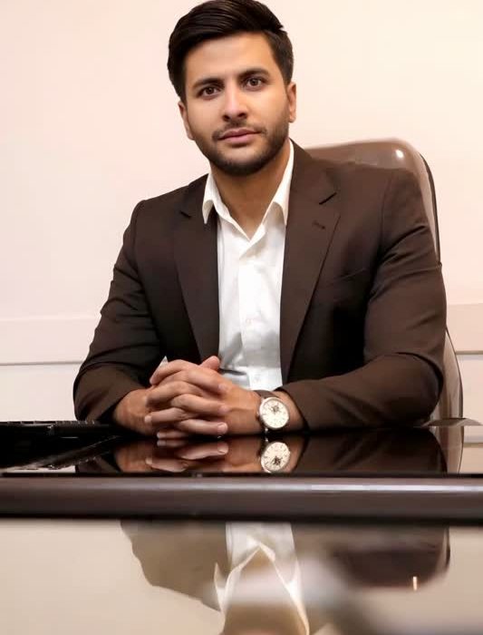 راه‌اندازی “دیوار ارتباط” در شهرداری منطقه شش به مناسبت روز روابط عمومی