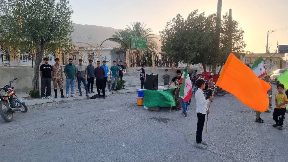 توزیع بیش از ۶۰۰۰ لیوان شربت به مناسبت ولادت امام رضا(ع) در افزر