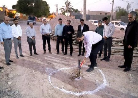 کلنگ ساخت کتابخانه عمومی روستای هلیله بوشهر به زمین خورد