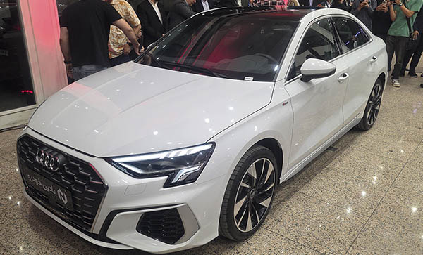 تحویل خودرو آئودی،گامی نو در مسیر تکریم ایثارگران