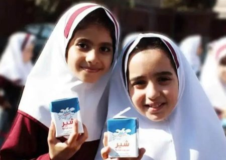 توزیع شیر رایگان در مدارس ابتدایی گناوه آغاز شد