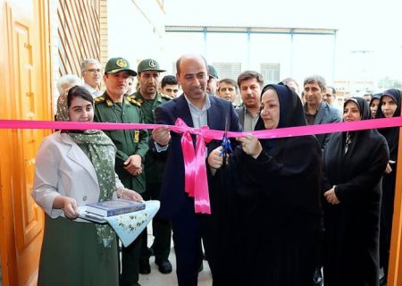 نمایشگاه «بانوی آفتاب» در خورموج گشایش یافت