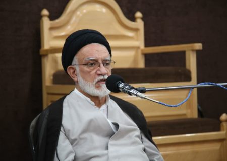 استفاده از زن در مغازه ها به عنوان وسیله فروش و درآمد زایی قابل قبول نیست| جایگاه زن فراتر از این مسائل است