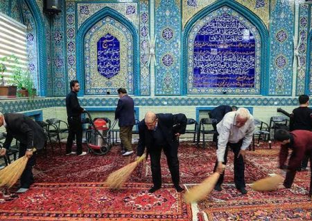 غبارروبی و عطرافشانی مساجد استان فارس در آستانه ماه مهمانی خدا
