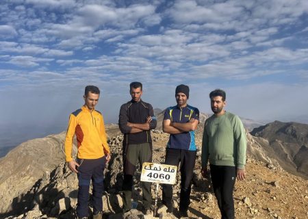 صعود کوهنوردان استان فارس به قلل رشته‌کوه دنا